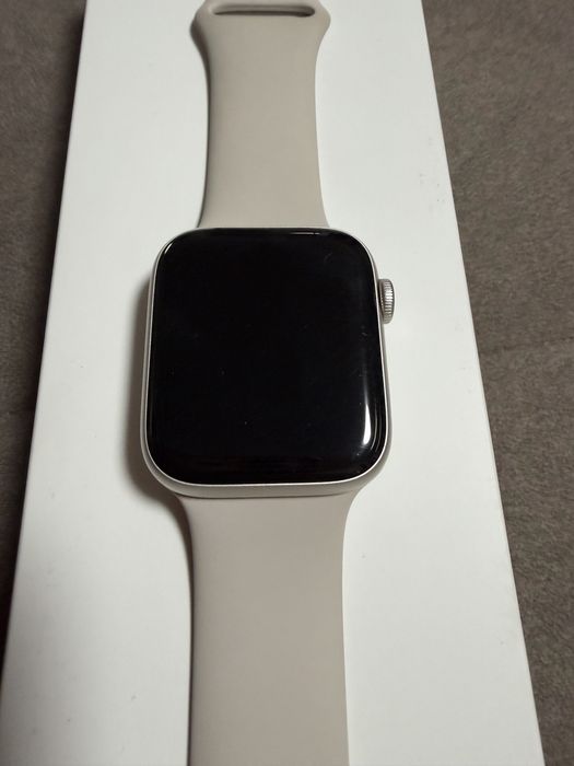 Срочно продам Apple Watch 7 series 45mm