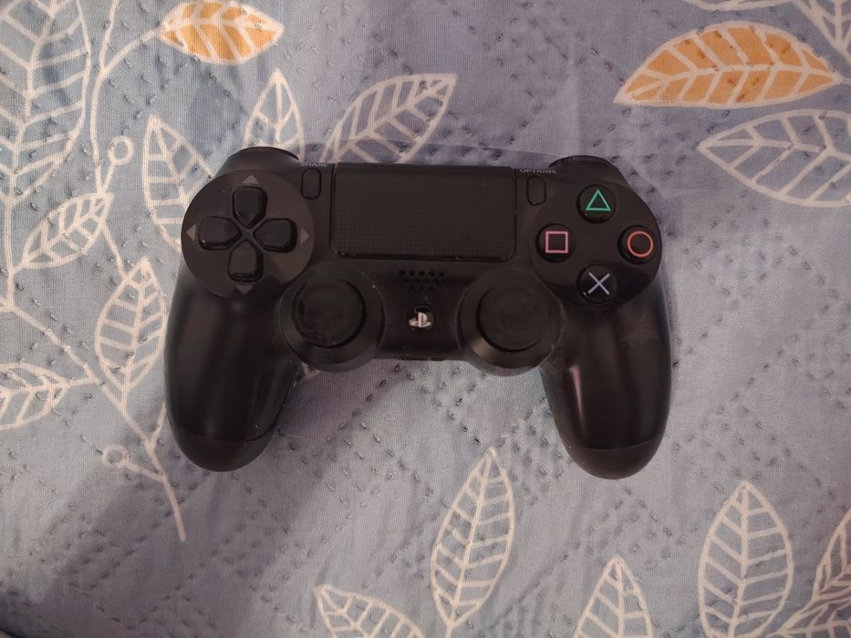Продам два геймпада dualshock