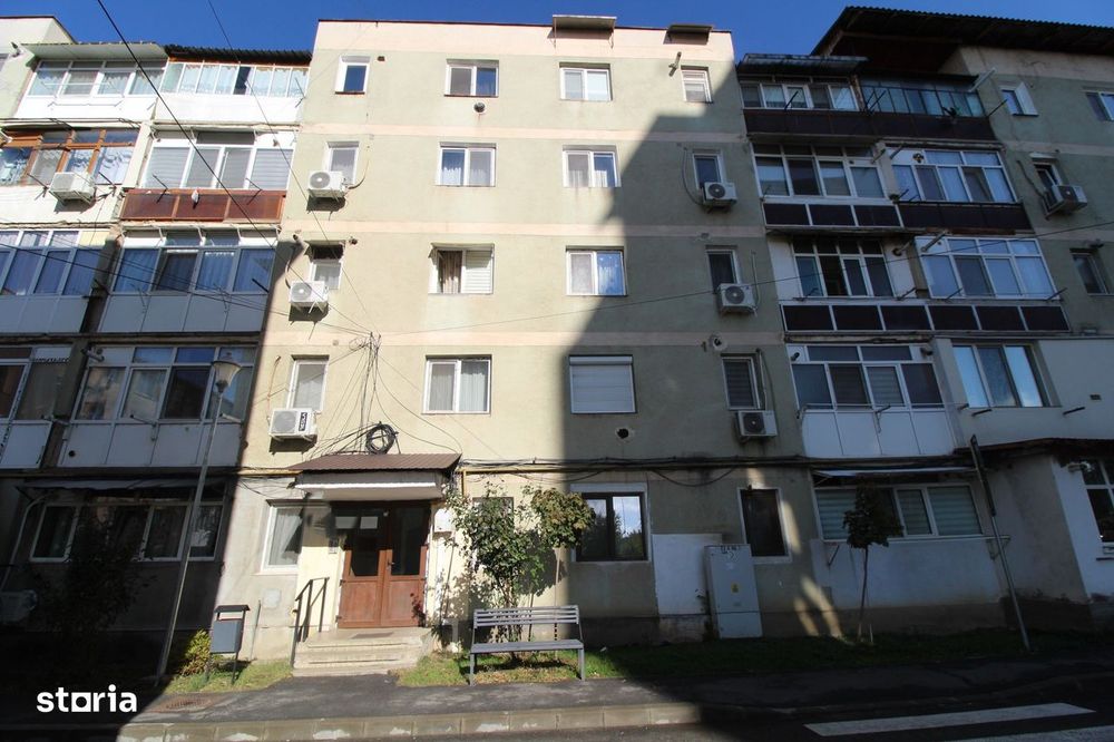 Apartament 2 camere, 41 mp, decomandat, zona 9 Mai