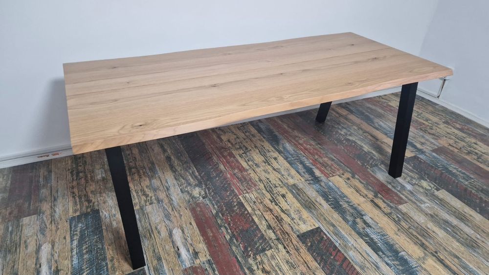 Vand mobilier aproape nou