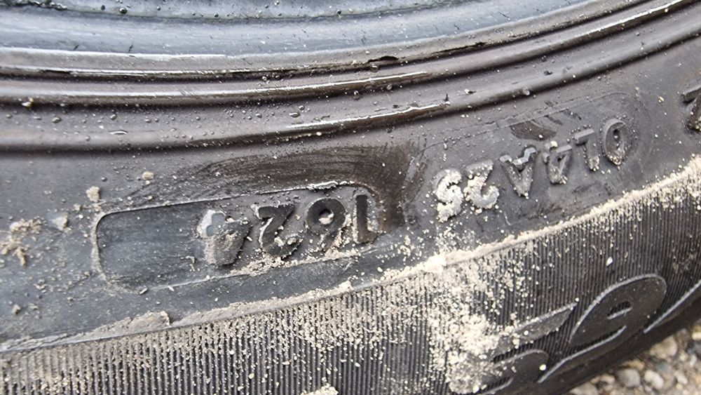 Anvelope 215/65R16C marca Vredestein, DOT 2024,M +S, 8 mm