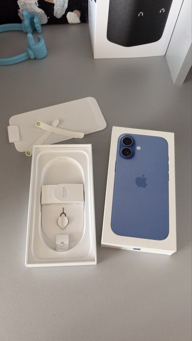 продаю Iphone 16