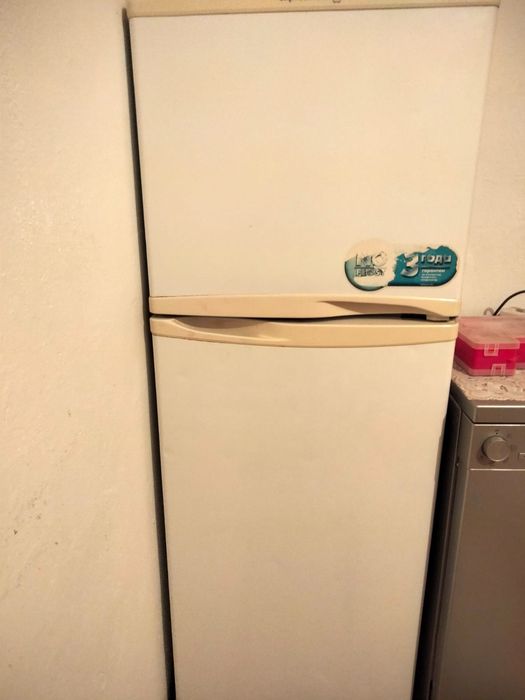 Продается холодильник LG двухкамерный