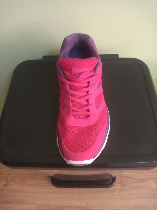 Дамски розови маратонки