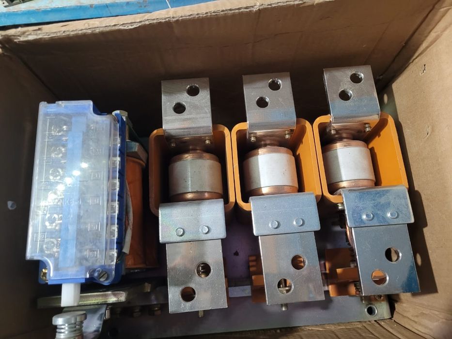 Контактор вакуумный        1000А