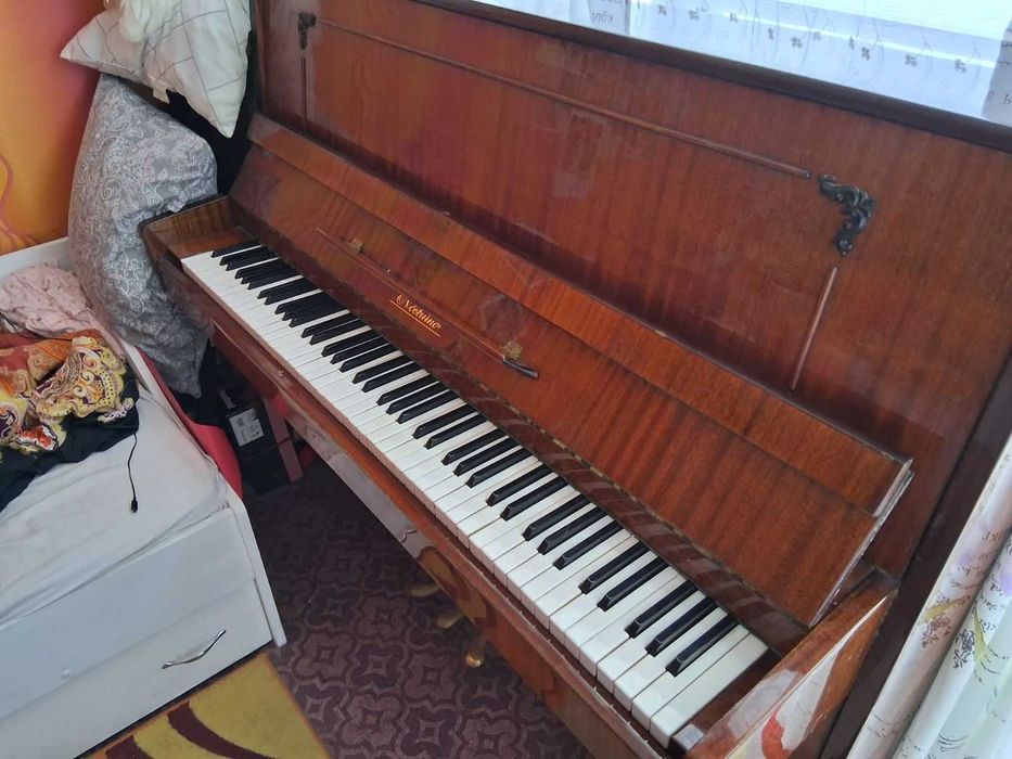 Продавам руско пиано