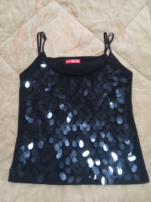 Летний топ на бретельках