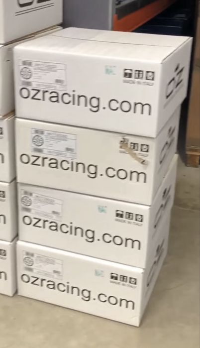 225 45 17 с OZ ultraleggera 17x8J et35