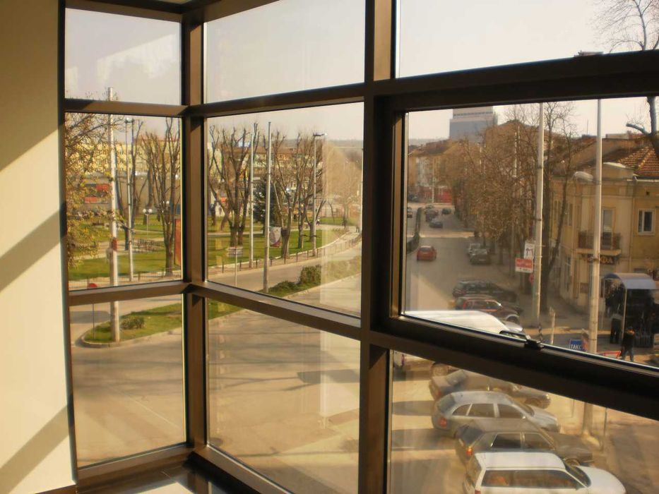 Дава се под наем Офис в Плевен, Идеален център - 65 кв.м за 366.69 € - Снимка #5