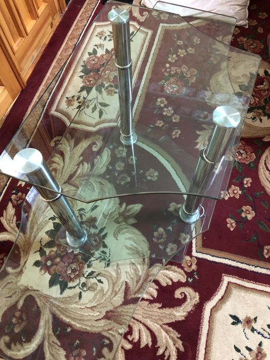 Журнальный стол стеклянный