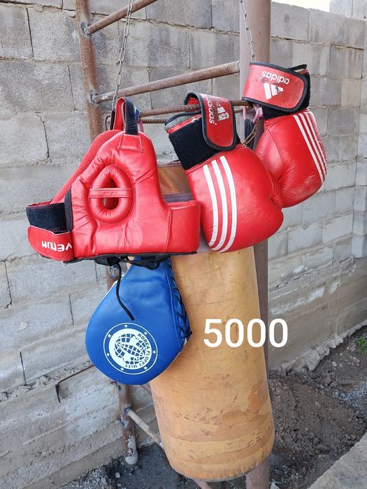 Груша перчатки шлем и турник