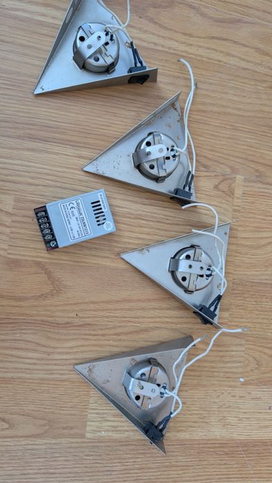 кухненско осветление за под шкаф (4 лампи и захранване)