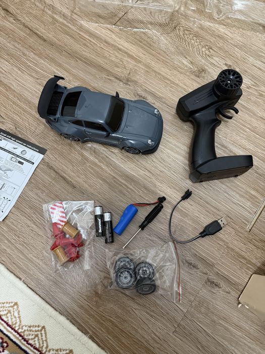 Машинка на радиоуправлении