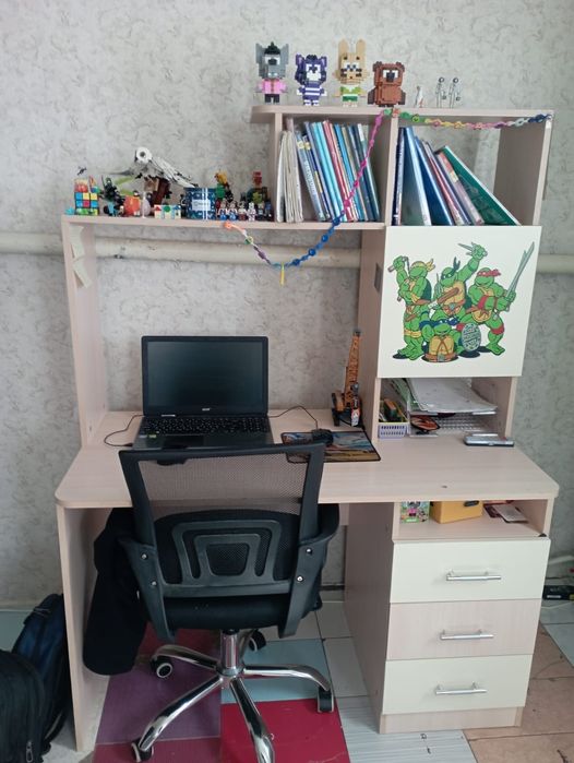 Продам письменный стол