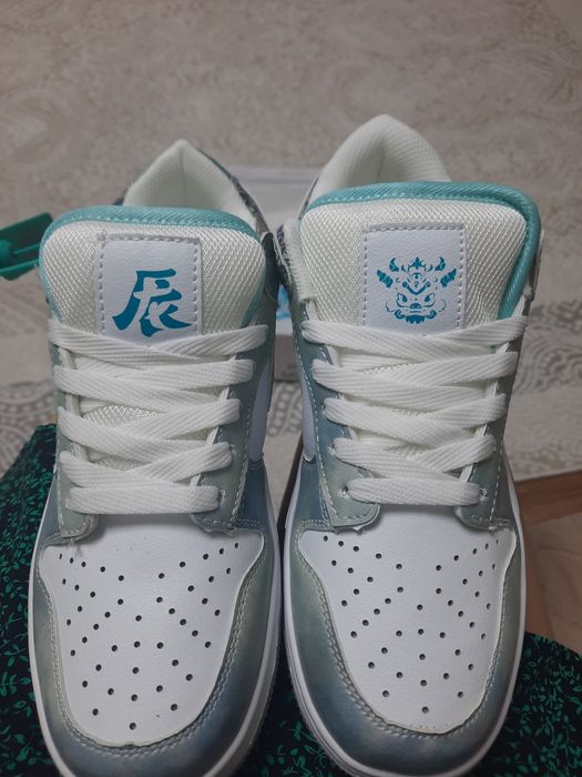 Продам кроссовки новые