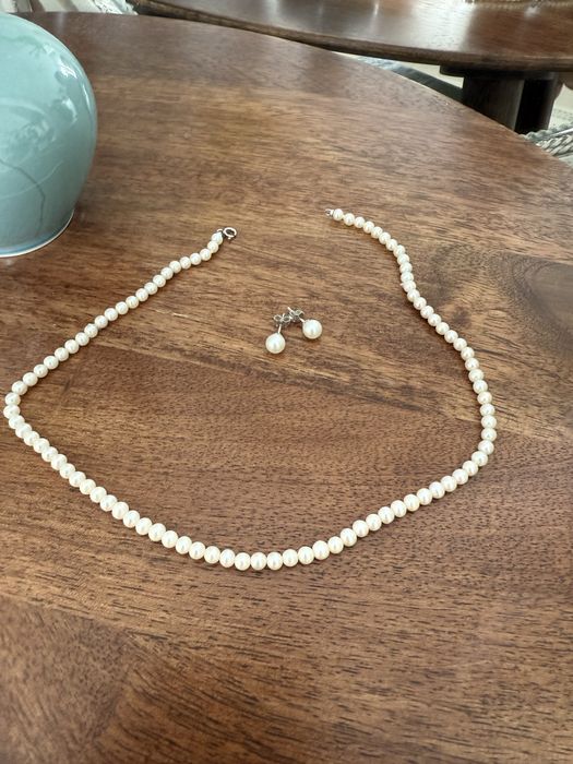 Colier si cercei perle naturale de cultura, aur alb 18k