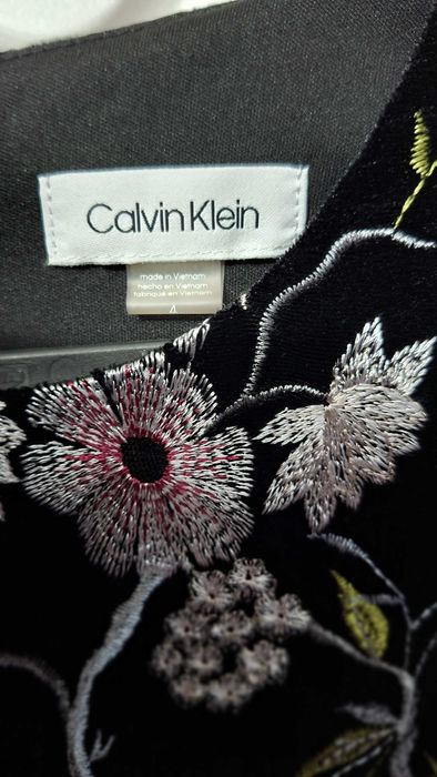 Calvin Klein черна мини рокля с флорална бродерия – размер EU 34