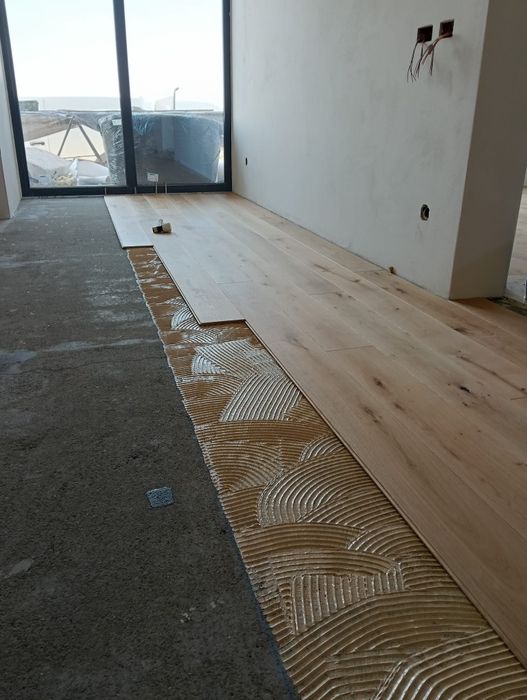 Montaj parchet laminat , stratificat,SPC,LVT,masiv – rapid și profesionist