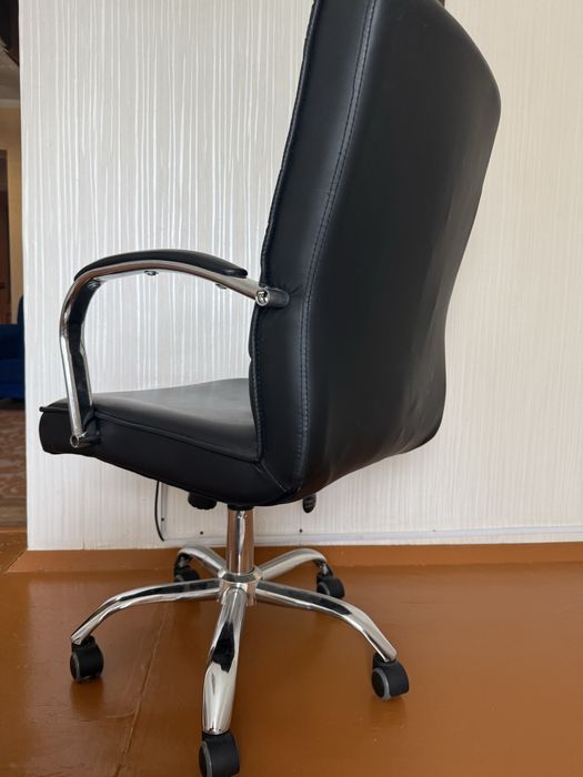 Продам офисное компьютерное кресло