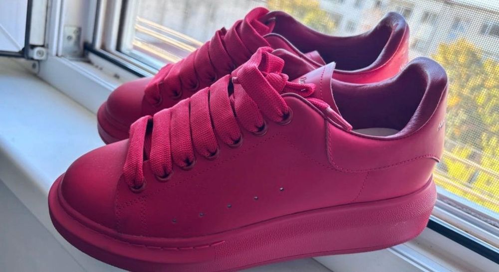 Adidași Alexander McQueen