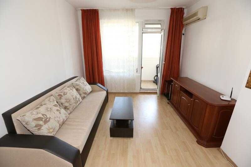 Апартамент под наем в Центъра с ТРИ отделни стаи