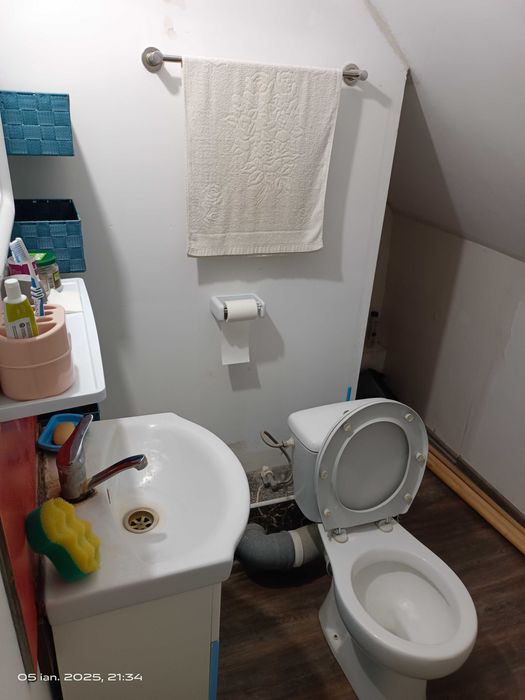 Casă de vânzare în Năvodari – Centru, 2 Grupuri Sanitare, 90 mp utili, Gaze
