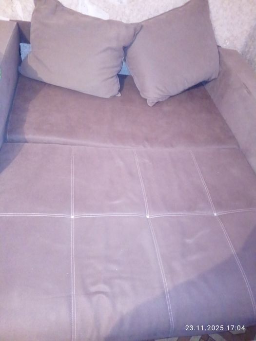 Продам диван  срочна