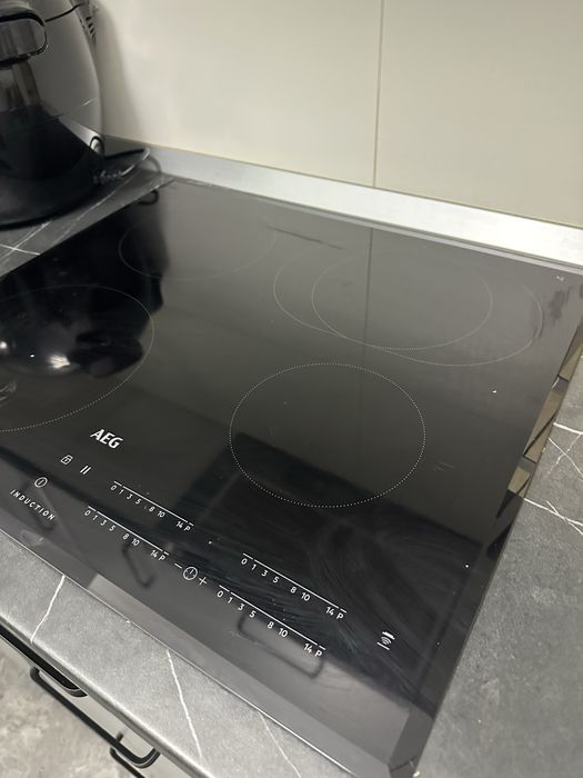 Plita AEG IKB64413FB - complet functionala, este crapata