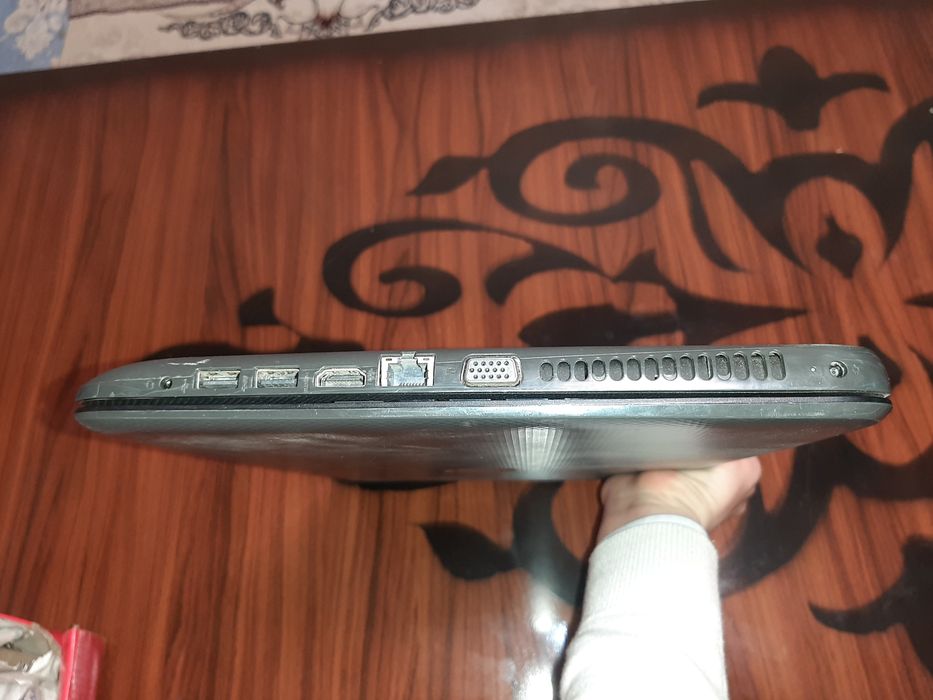 Noutbuk HP yaxshi ishlaydi