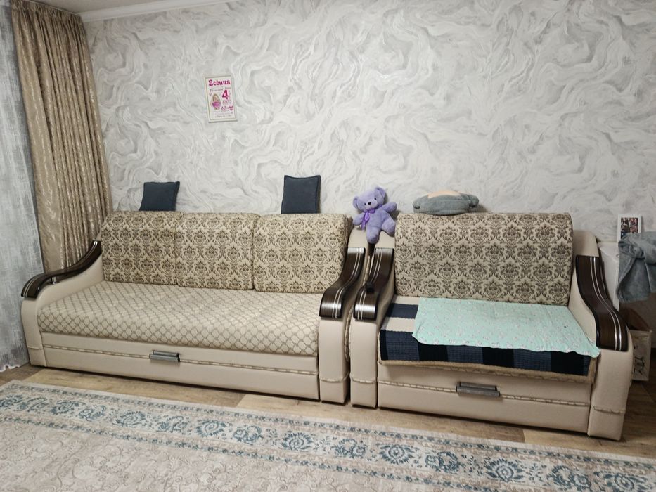 Продам диван с креслом