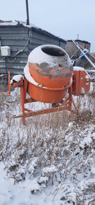 Бетоносмеситель.