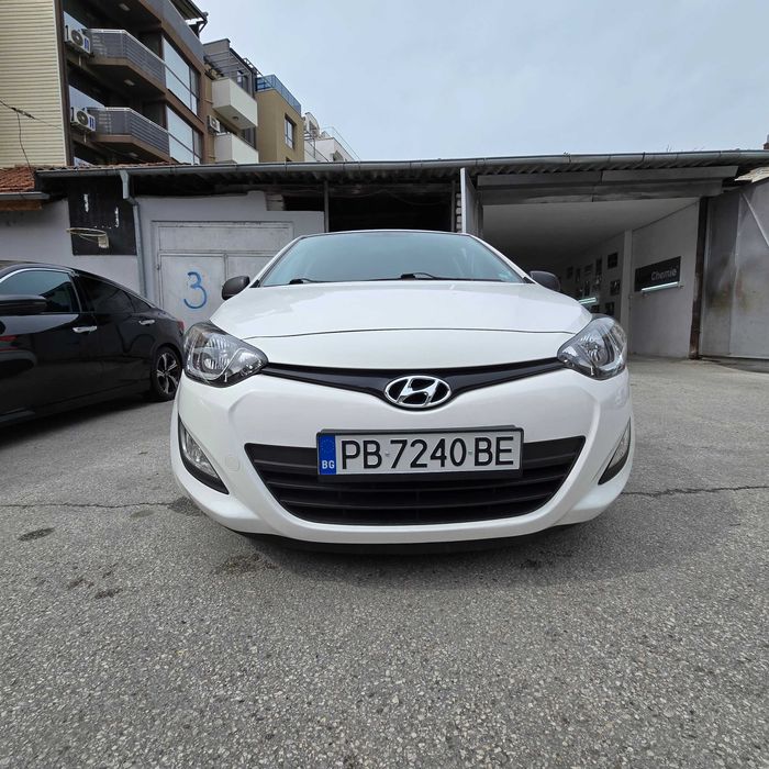 Hyundai I20 1.2 Бензин 2014 г. НОВИ ГУМИ!!!