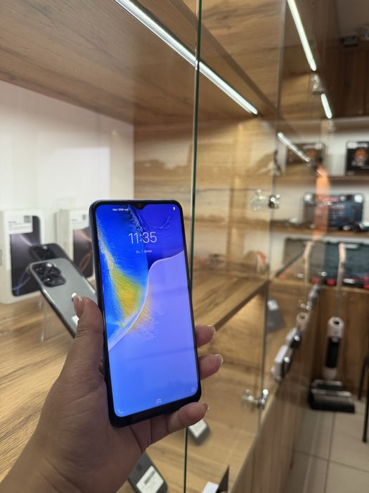 Телефон Vivo Y01