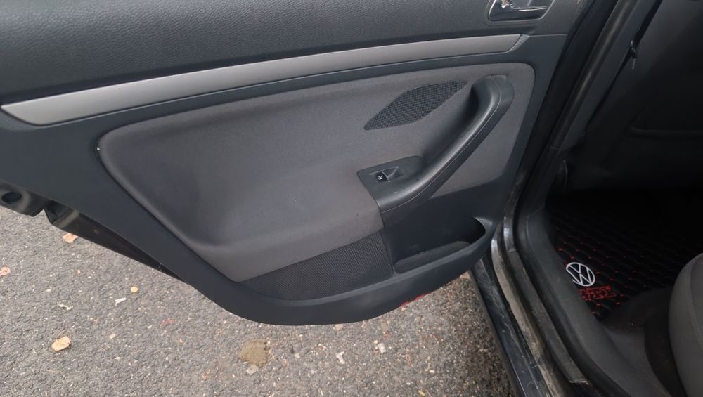 Продавам Голф 5 2.0tdi 140кс. BKD на ЧАСТИ както и Части за други коли