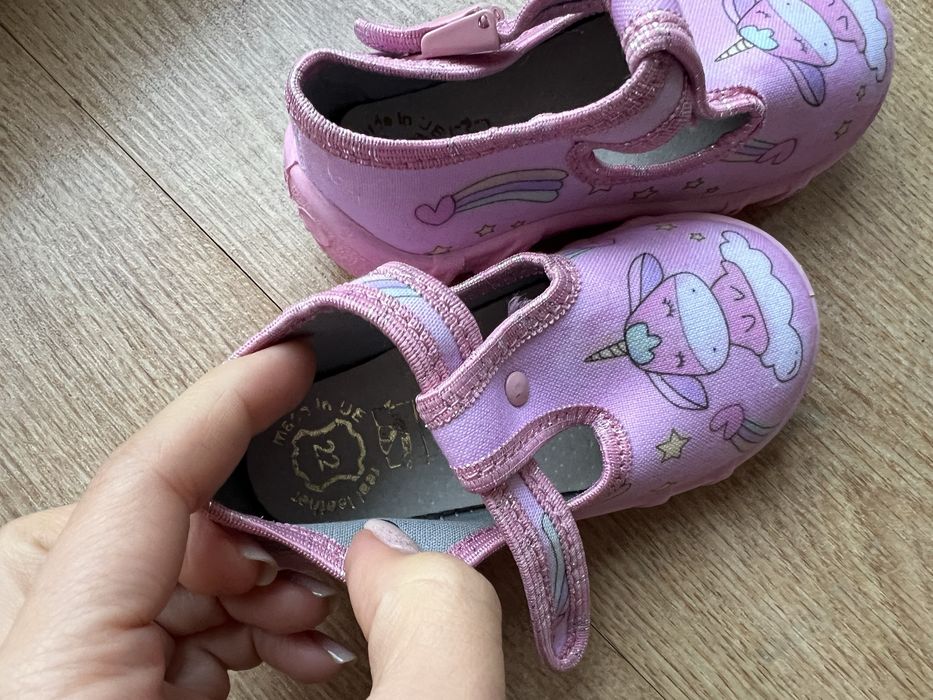 Пантофки - чисто нови 22 размер