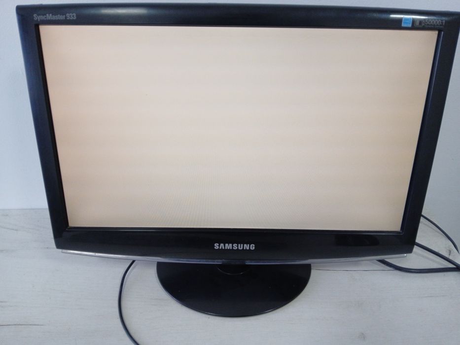 Монитор Samsung SyncMaster 933 (19 дюймов) / В отличном состоянии