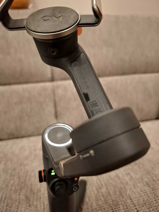 DJI Osmo Mobile 6 гимбъл за телефон