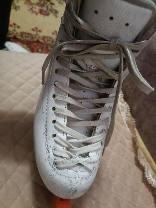 Продам коньки  для фигурного катания