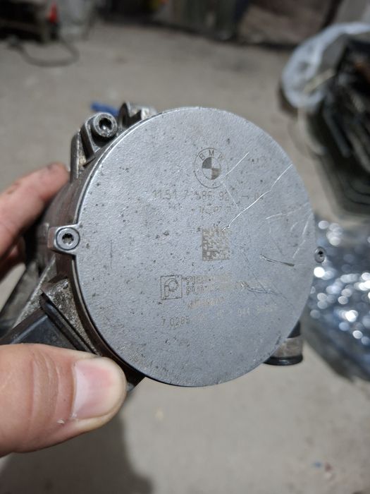 Продам помпу электрическая  оригинал бмв