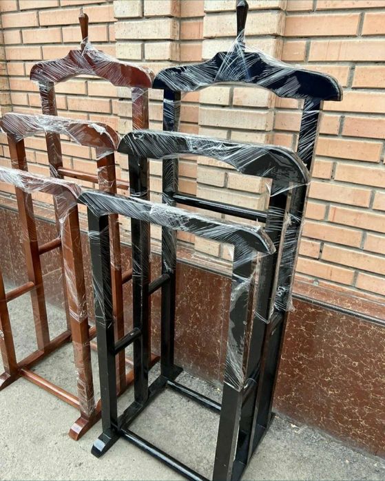 Даставка безплатная. Вешилка жентельмен деревянная