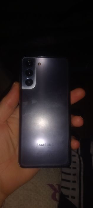 Продаю Samsung s21