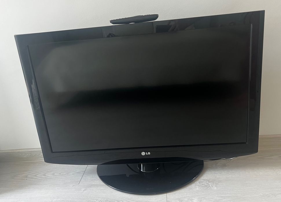 Телевизор LG 37 LH 2000