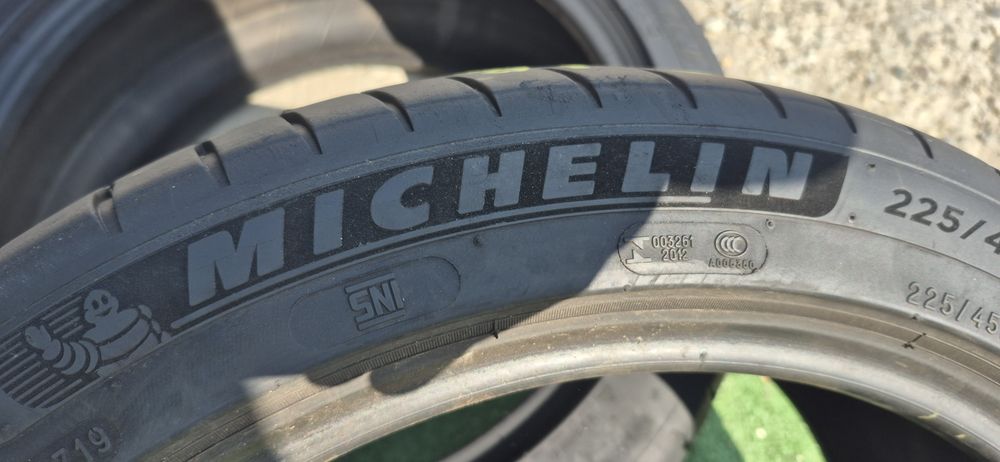 Anvelope 2x225 45  18 Michelin dot 19 mm 5.2