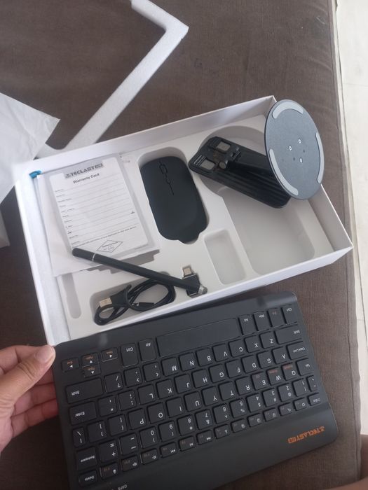 Продам планшет Teclast m60
