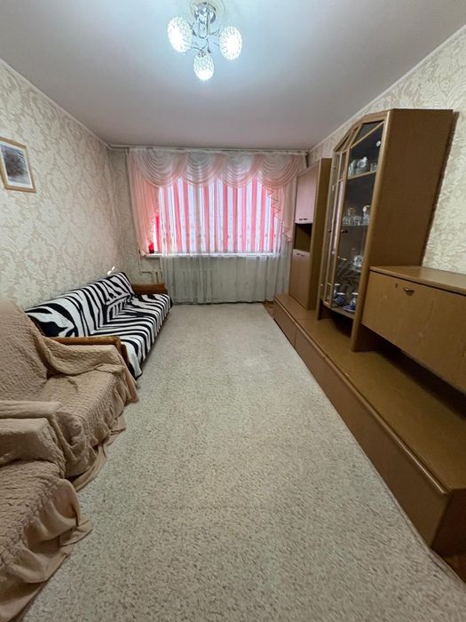 Продам 2 комн квартиру район Уюта