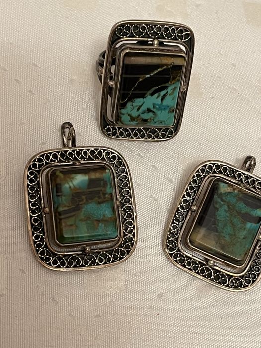 Продам комплект из серебра