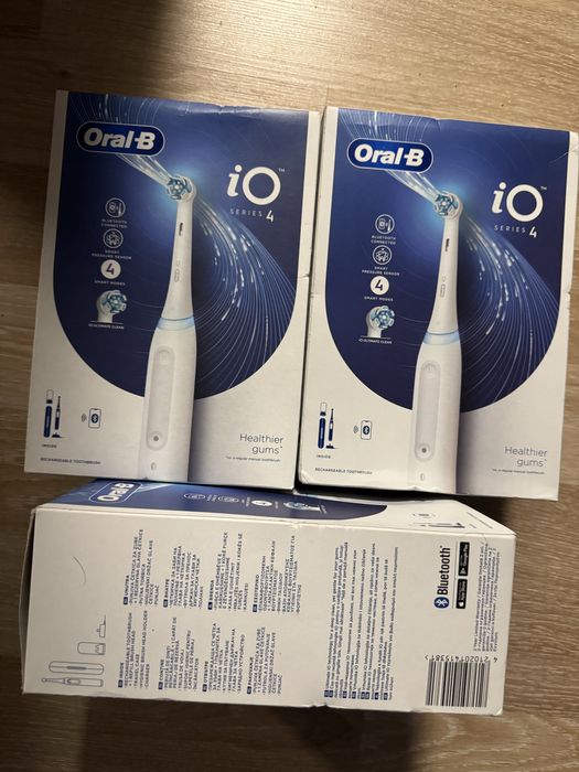 Periuta de dinti ORAL B IO4 magnetica si microvibratii /SIGILATA