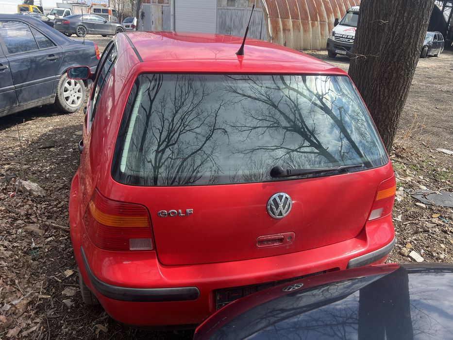Volkswagen Golf 4 1.4 fsi , Фолксваген Голф 1.4 фси На Части !!!