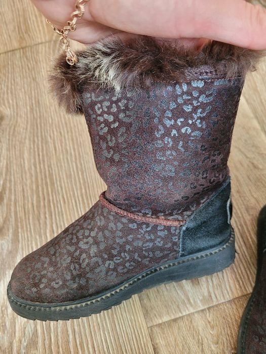 Продам детские сапоги для девочкики