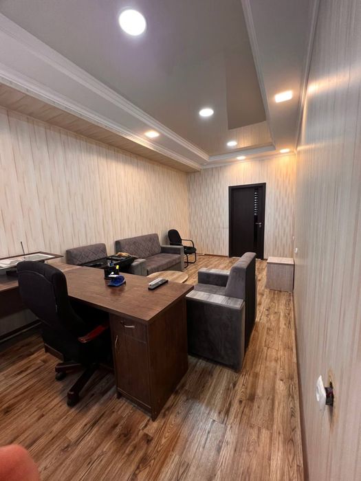 Два Свободных Кабинета с мебелью на алмазаре